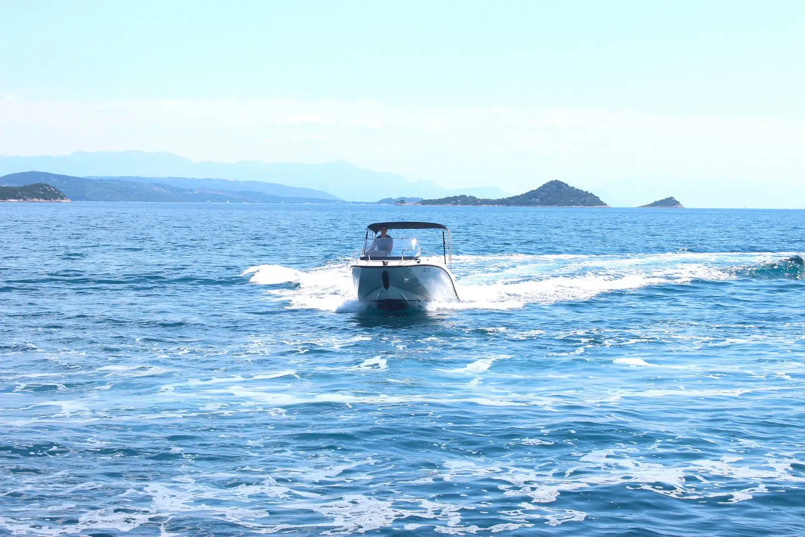 Quicksilver 605 Sundeck — photo 5