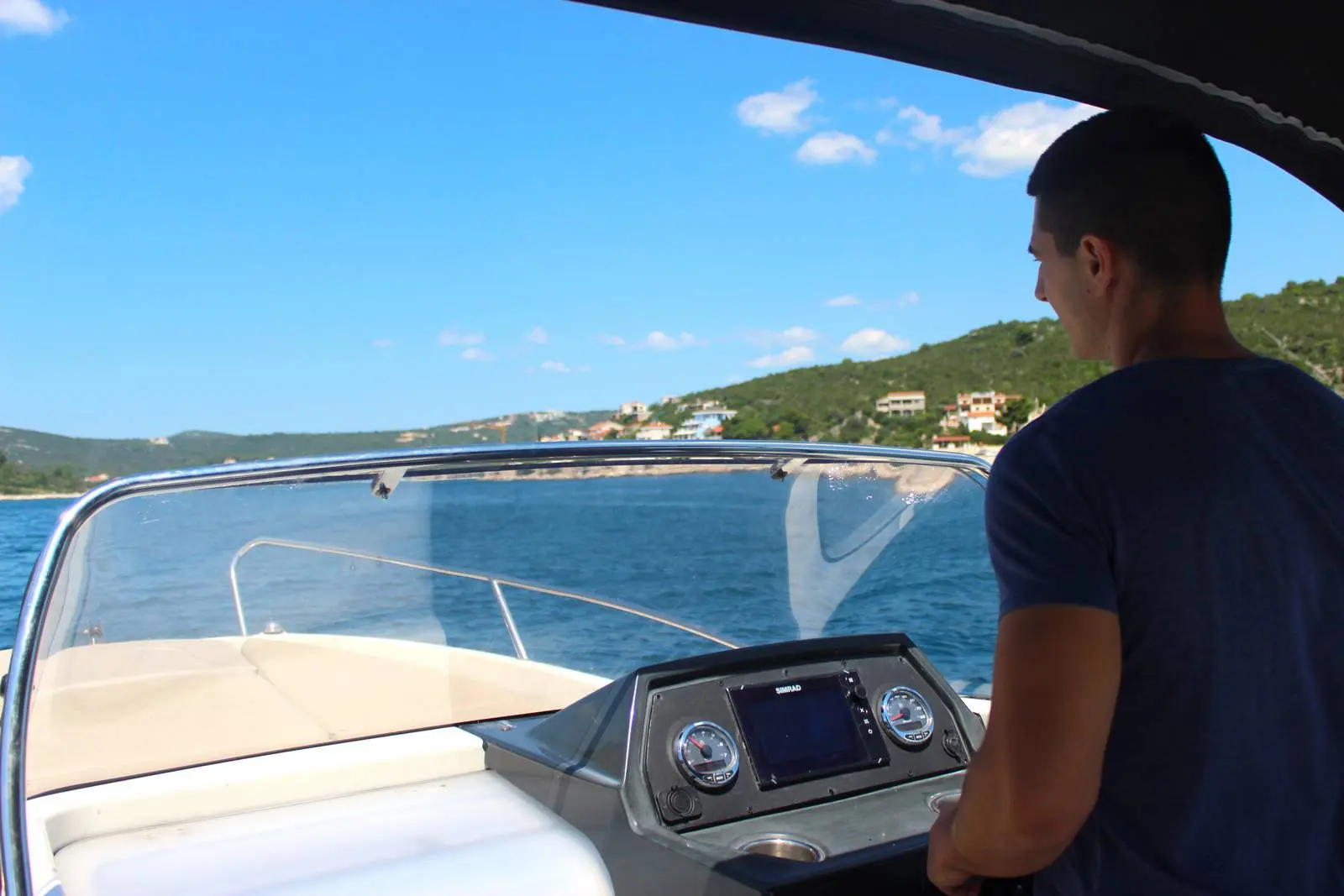 Quicksilver 605 Sundeck — photo 6